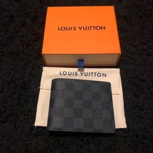 Louis Vuitton Multiple wallet